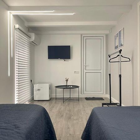 Express Inn Pʼotʼi Dış mekan fotoğraf