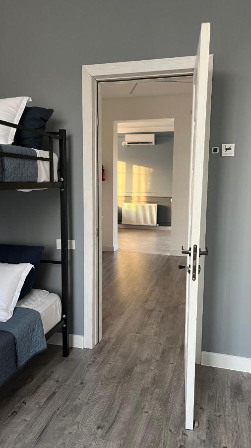 Express Inn Pʼotʼi Dış mekan fotoğraf