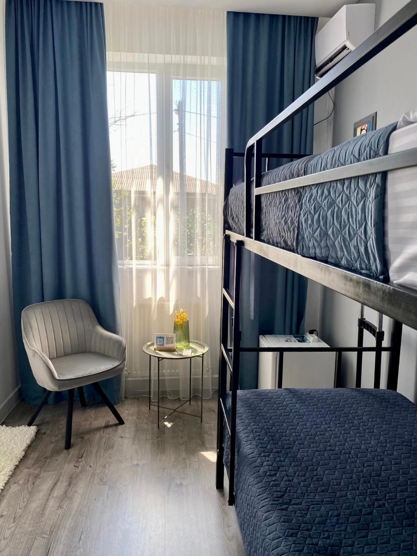 Express Inn Pʼotʼi Dış mekan fotoğraf