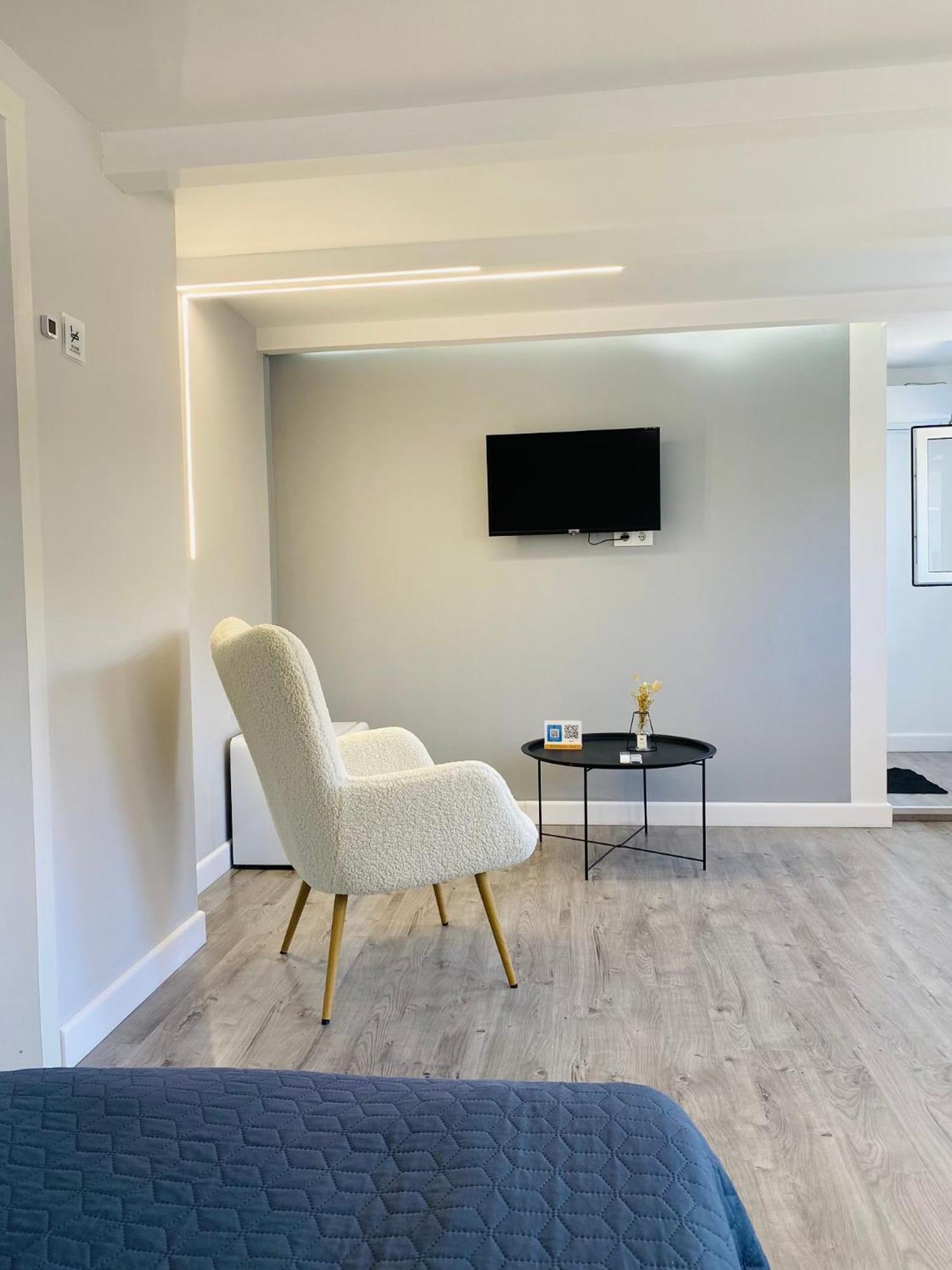 Express Inn Pʼotʼi Dış mekan fotoğraf