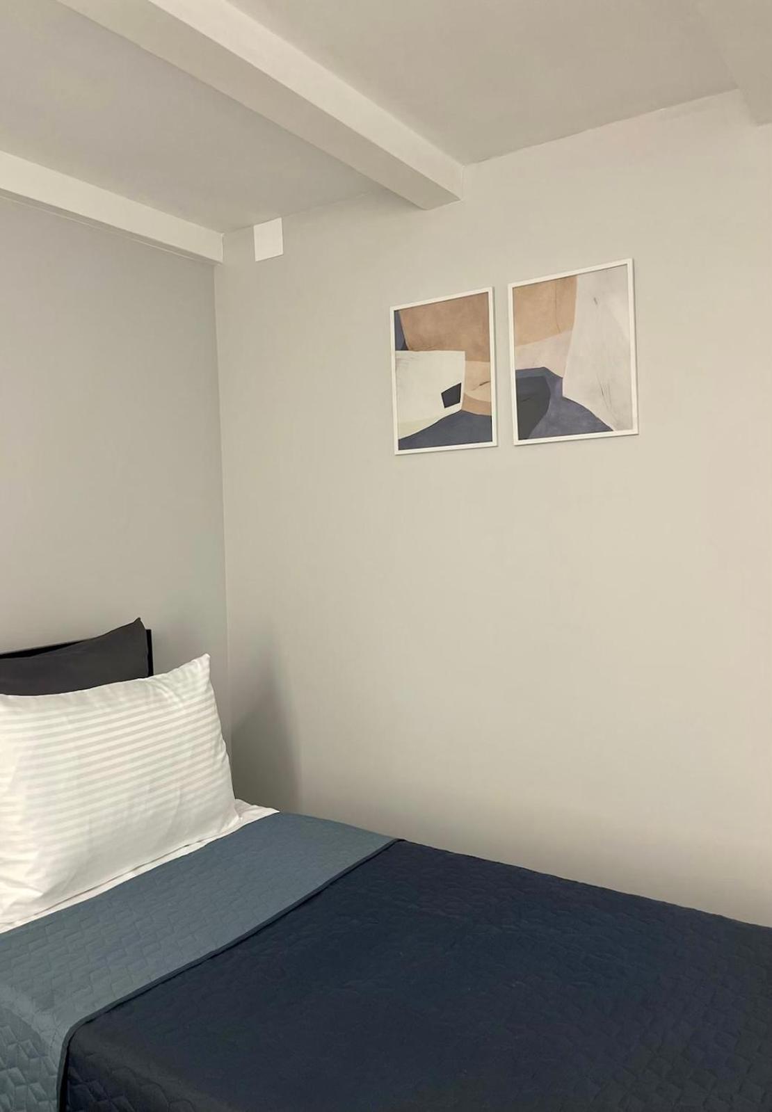Express Inn Pʼotʼi Dış mekan fotoğraf