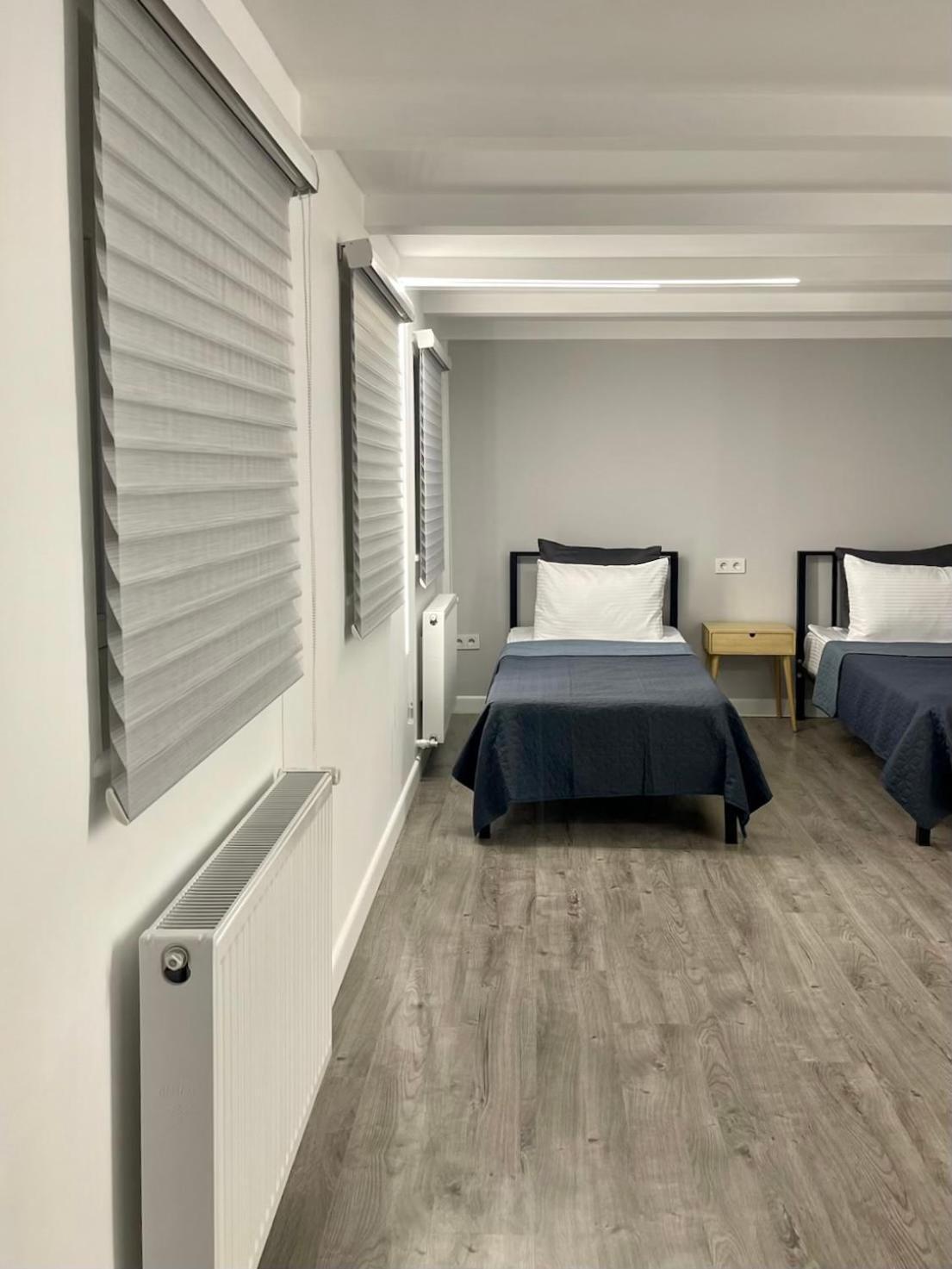 Express Inn Pʼotʼi Dış mekan fotoğraf