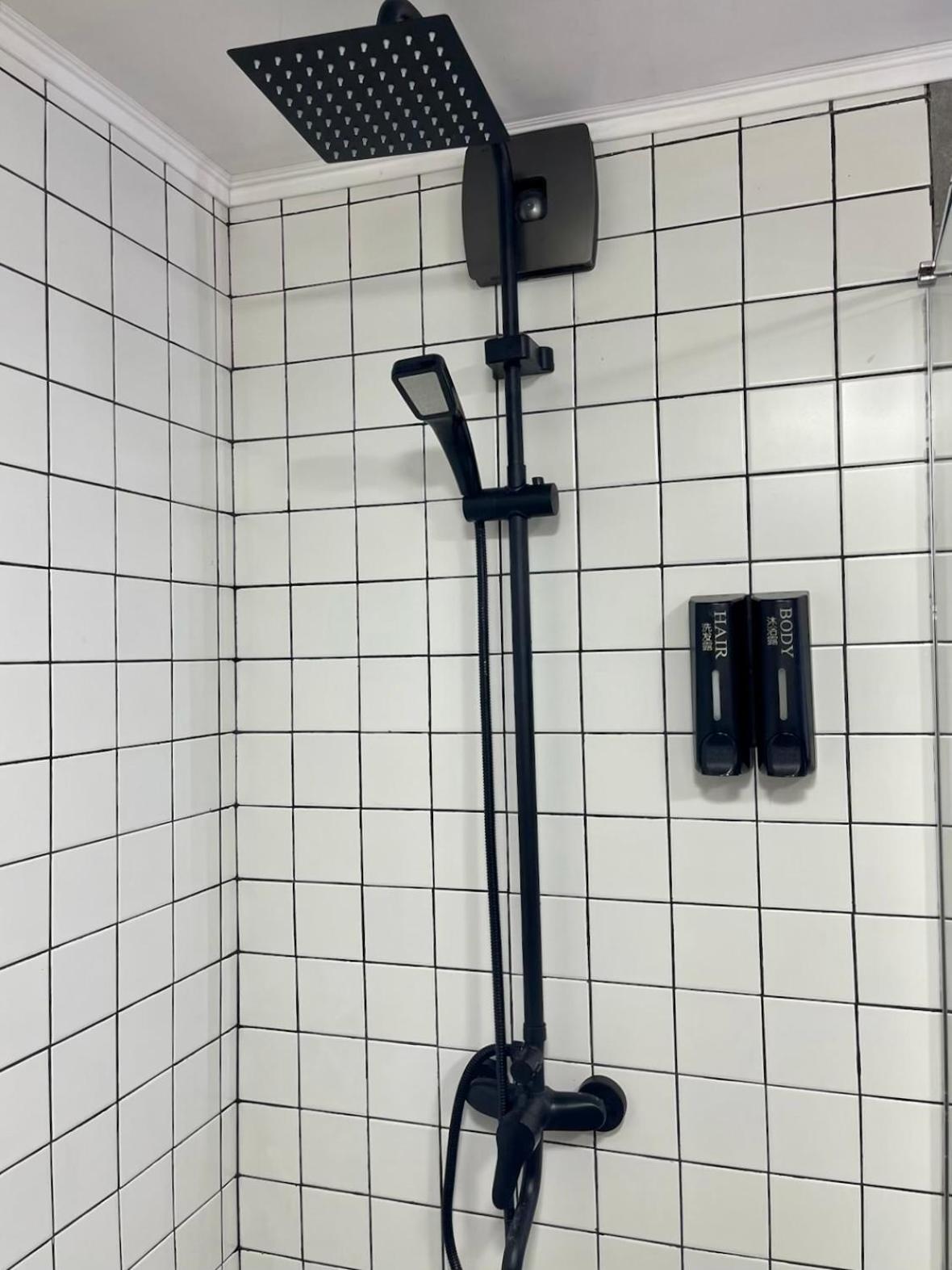 Express Inn Pʼotʼi Dış mekan fotoğraf